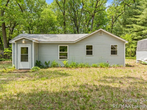 1267 Chatterson Road, Muskegon, MI 49442