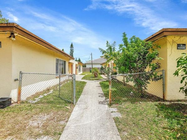 Lauderhill, FL 33313