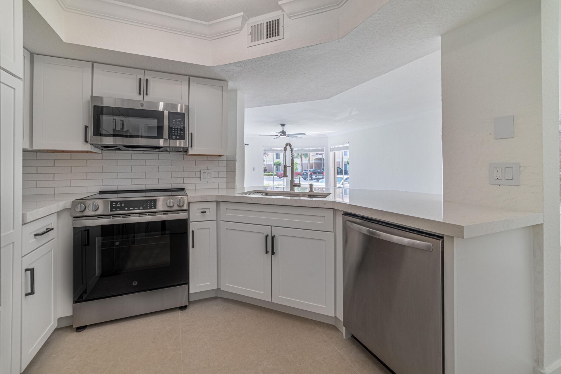 815 W Boynton Beach Boulevard, Unit 12-106, Boynton Beach, FL 33426 Photo