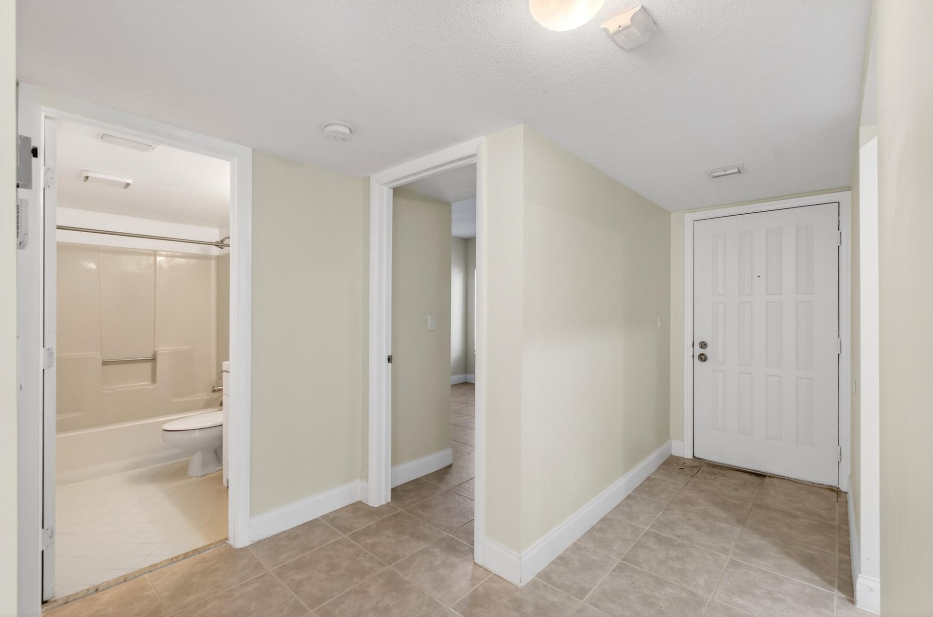 351 Club Circle, Unit 101, Boca Raton, FL 33487 Photo
