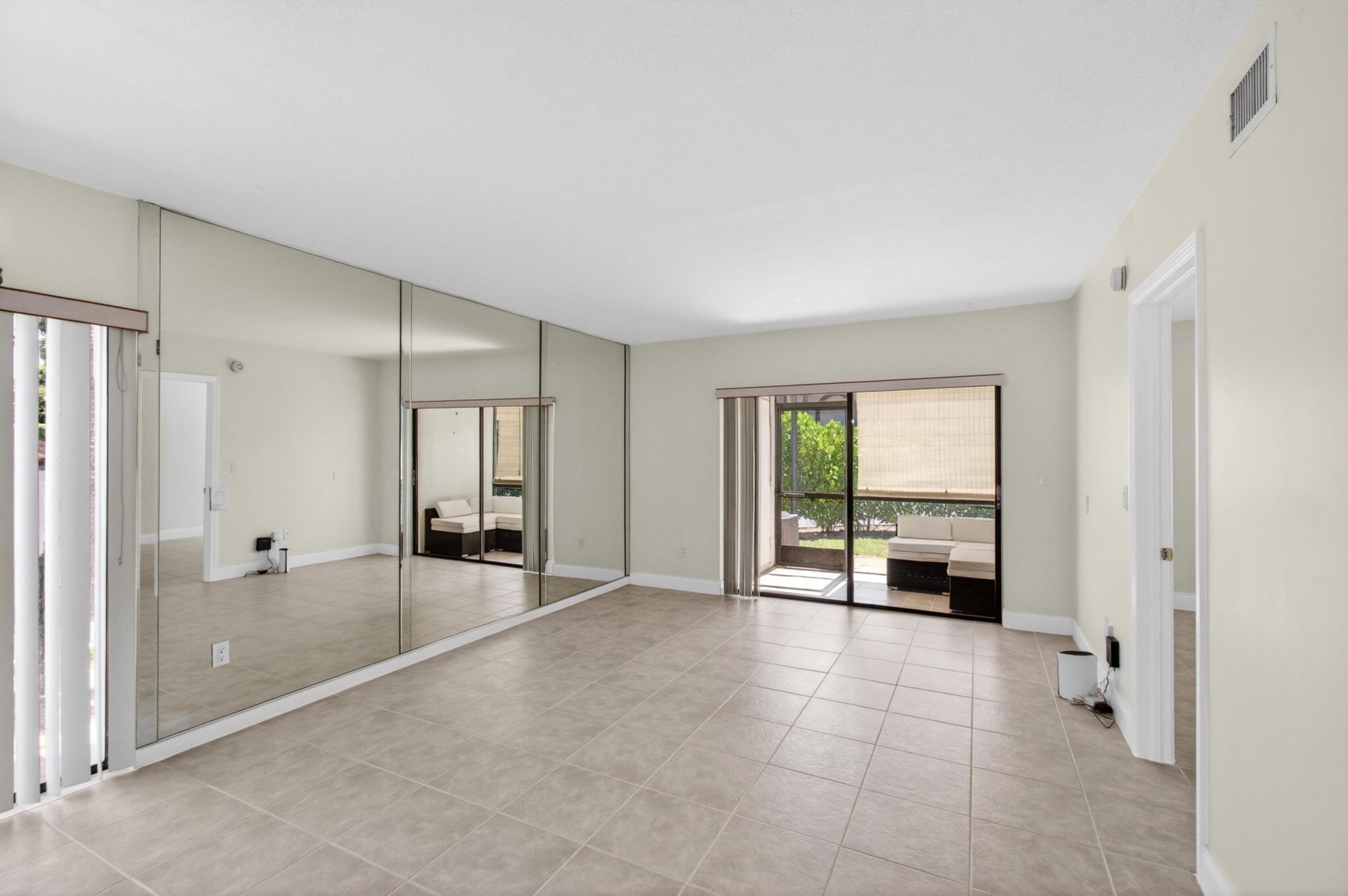 351 Club Circle, Unit 101, Boca Raton, FL 33487 Photo