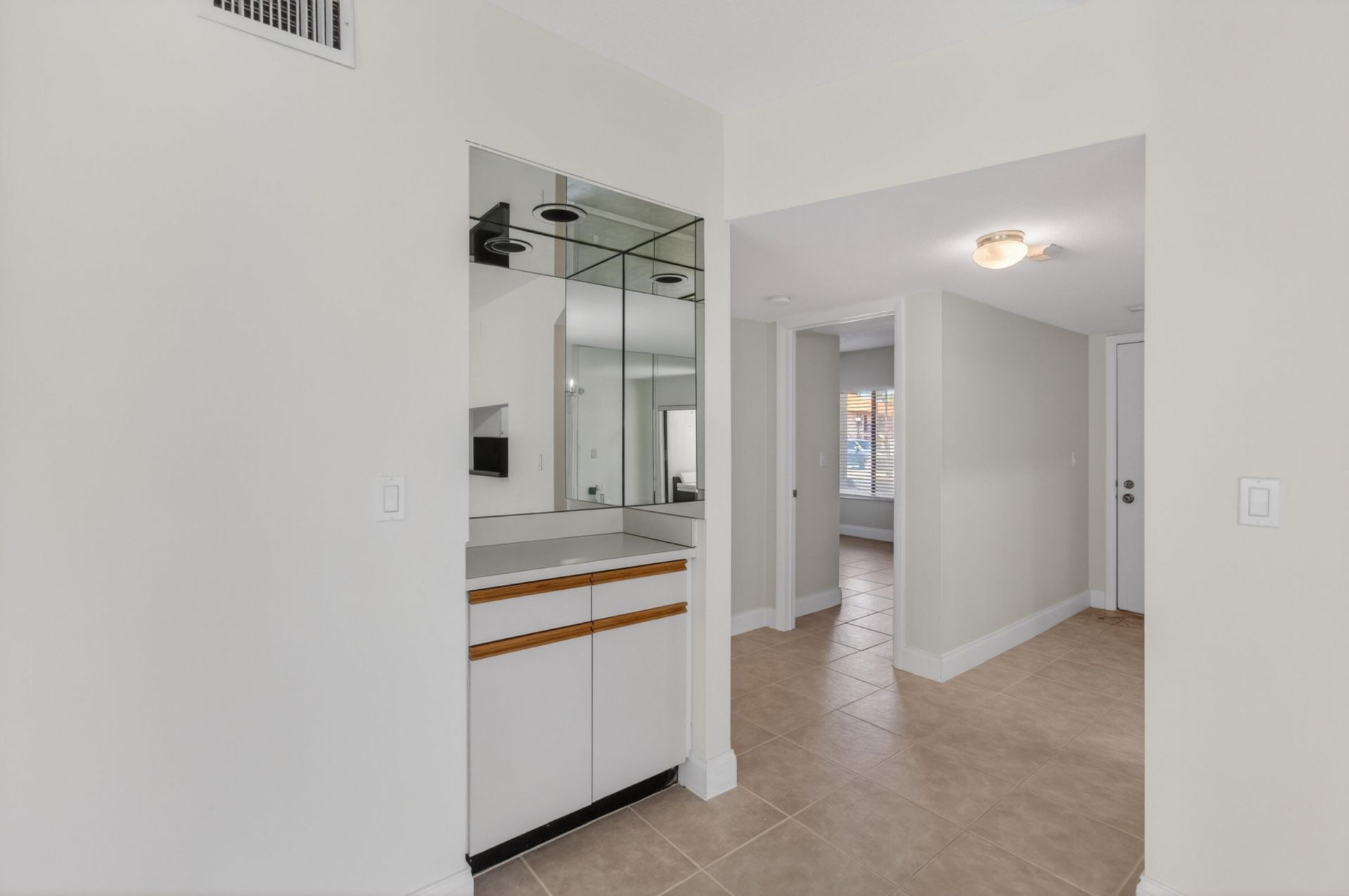 351 Club Circle, Unit 101, Boca Raton, FL 33487 Photo