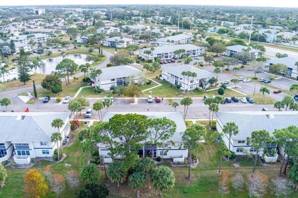 1531 SE Royal Green Circle, Unit 207, Port Saint Lucie, FL 34952 Photo