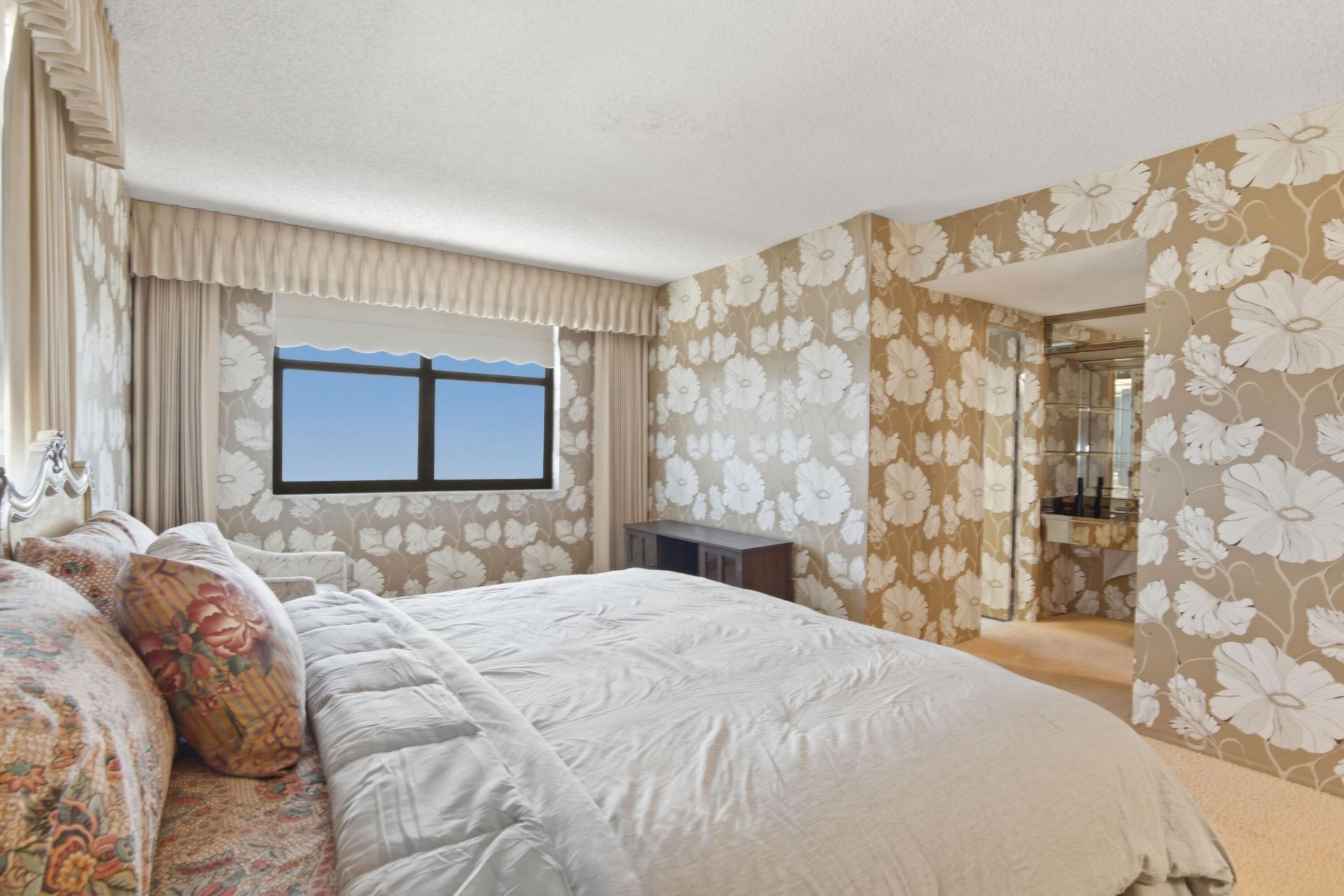 2301 S Ocean Drive, Unit 2303, Hollywood, FL 33019 Photo