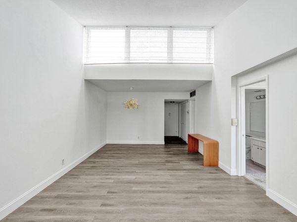 2540 Boundbrook Boulevard, Unit 205, West Palm Beach, FL 33406
