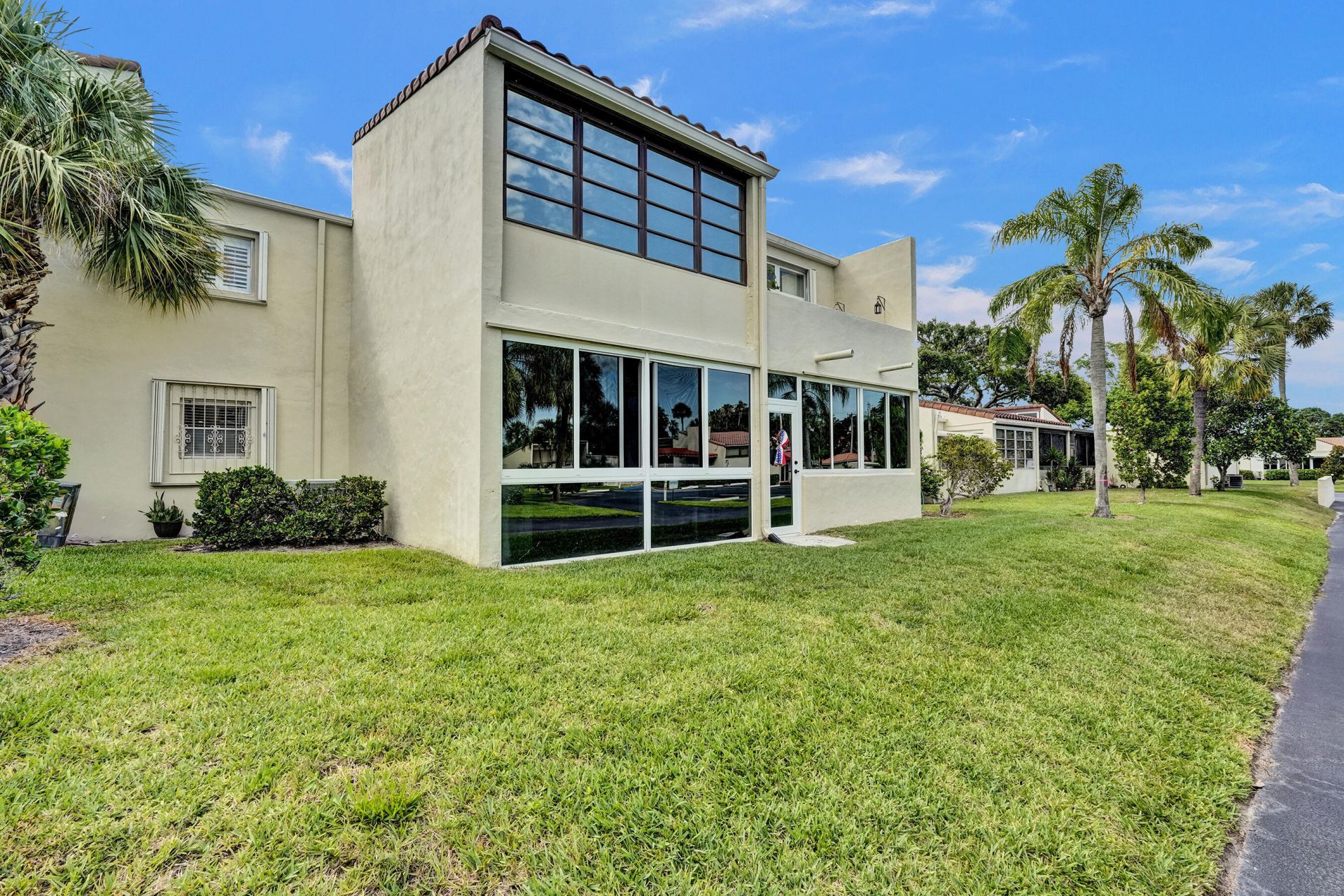 2540 Boundbrook Boulevard, Unit 205, West Palm Beach, FL 33406 Photo