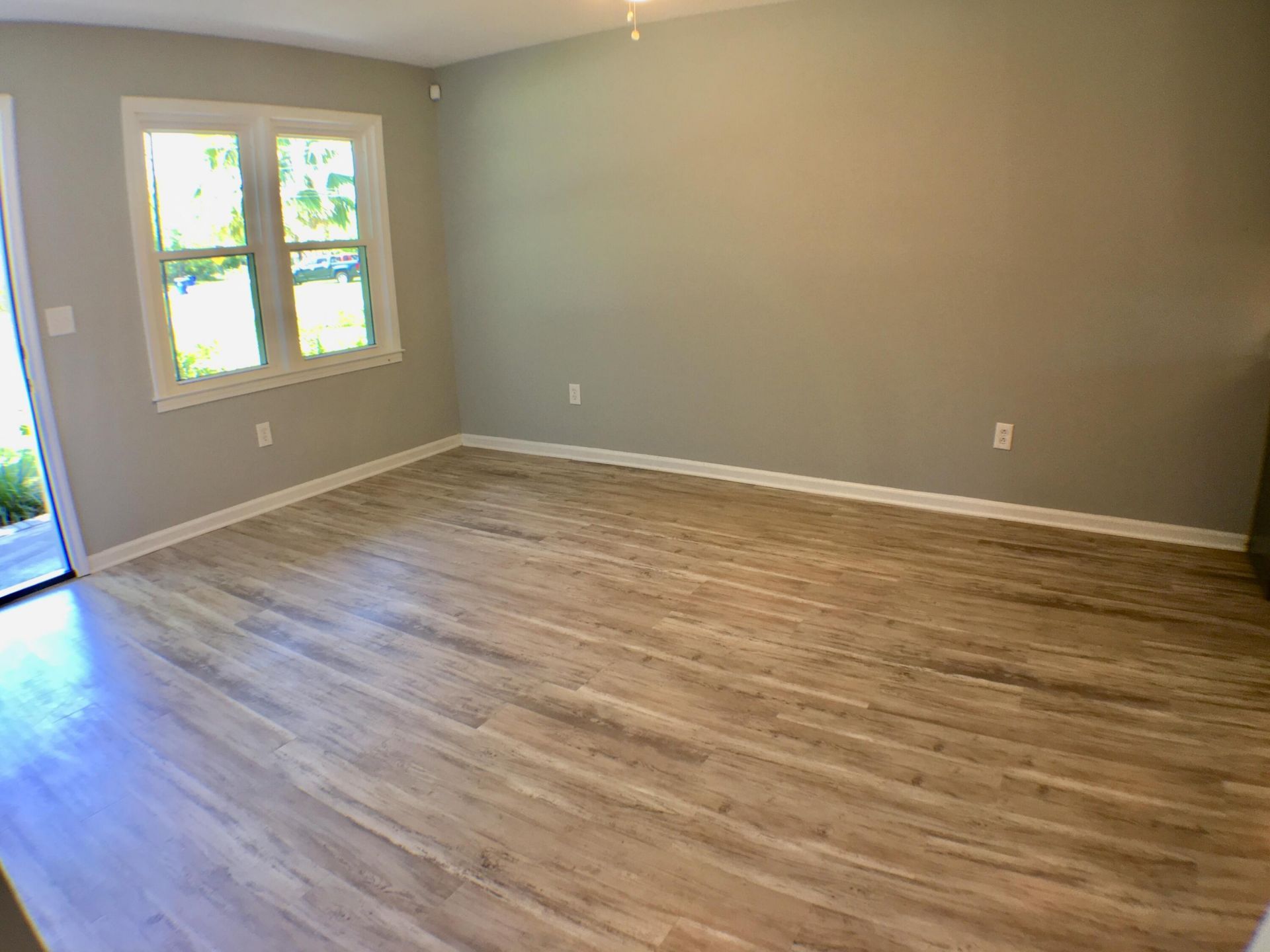1559 Brookbank Avenue Photo 4