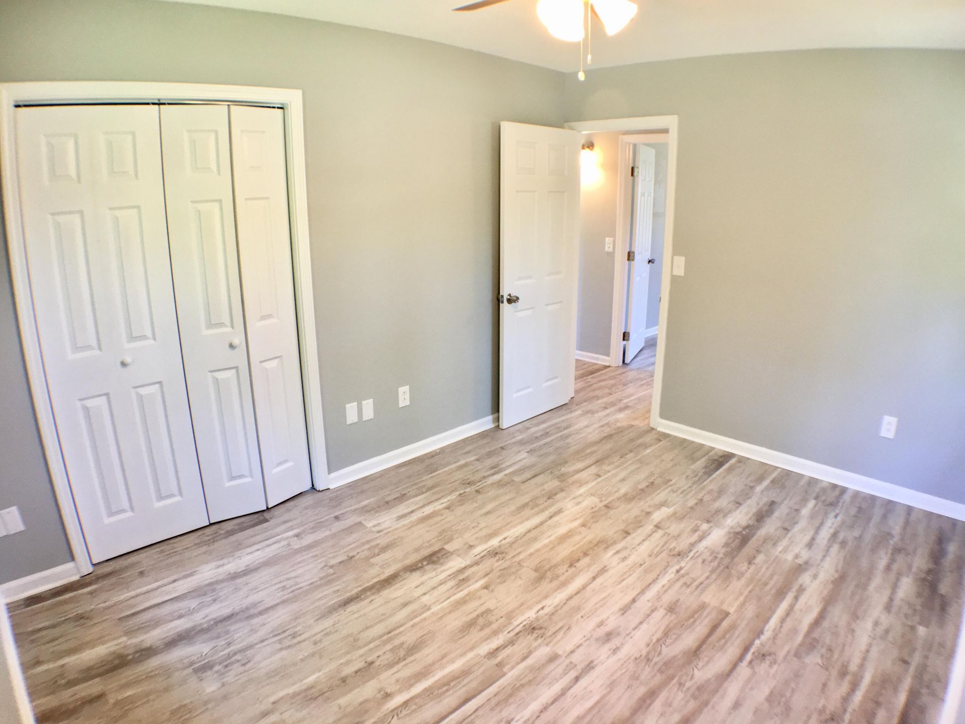 1559 Brookbank Avenue Photo 7