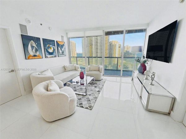 465 Brickell Ave , Unit 1605, Miami, FL 33131
