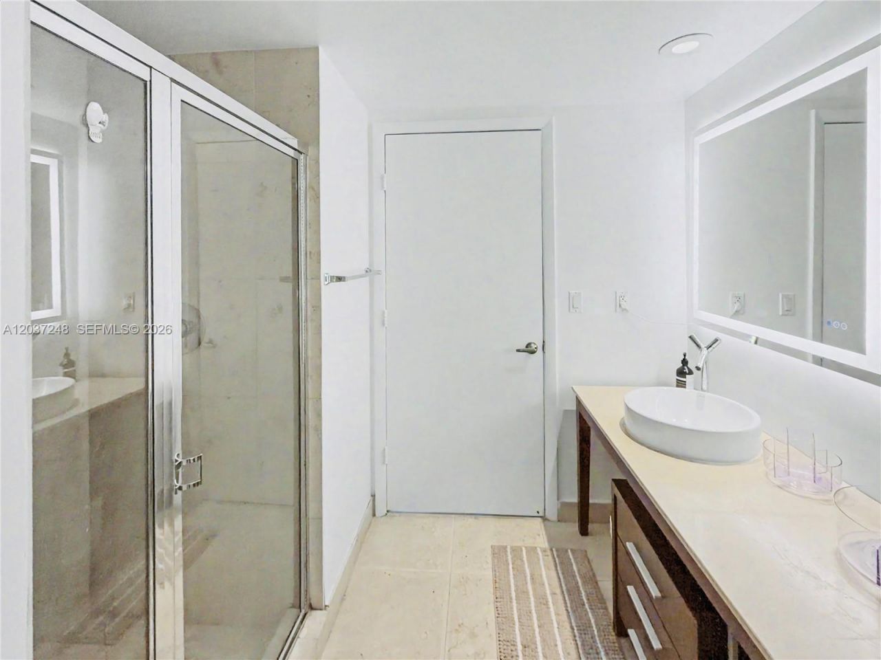 465 Brickell Ave , Unit 1605, Miami, FL 33131 Photo