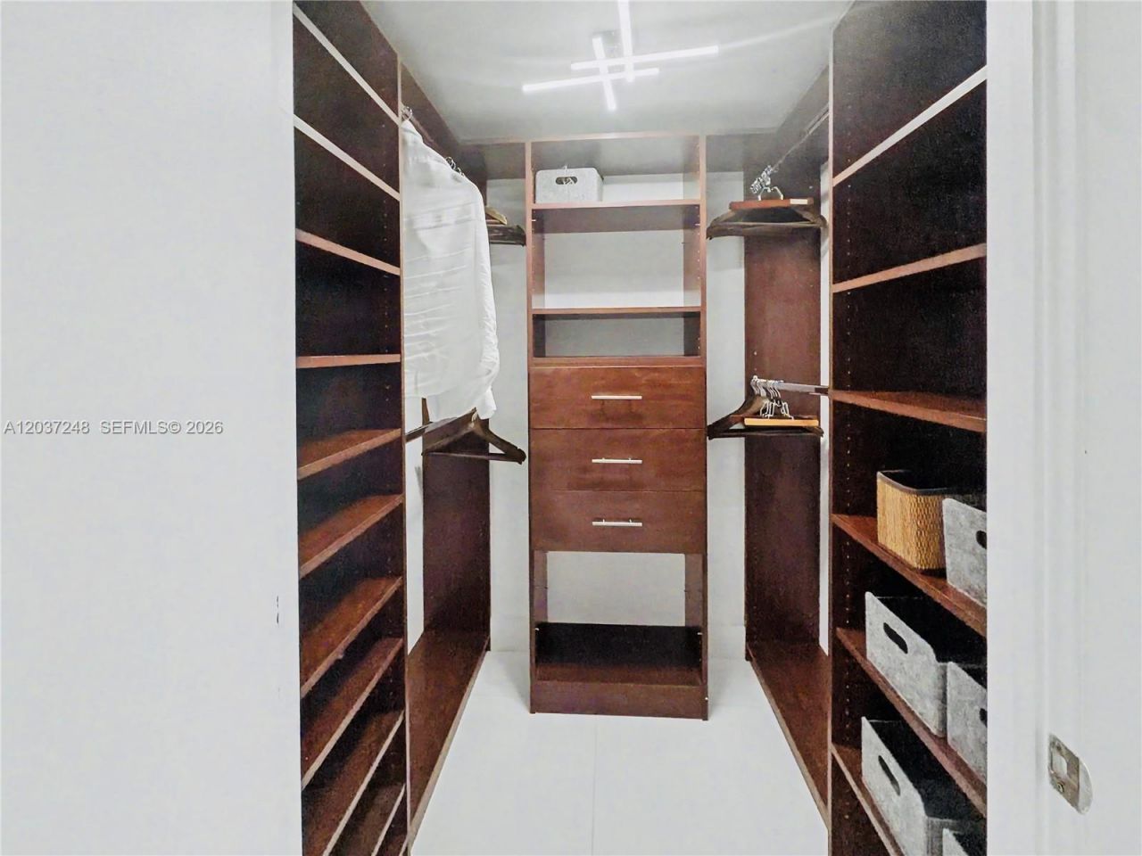 465 Brickell Ave , Unit 1605, Miami, FL 33131 Photo