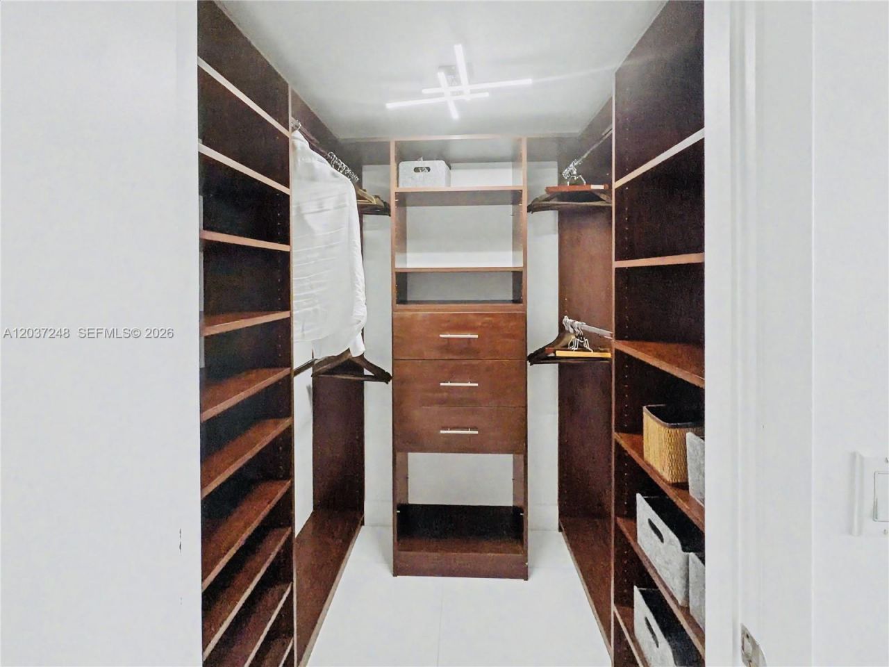 465 Brickell Ave , Unit 1605, Miami, FL 33131 Photo