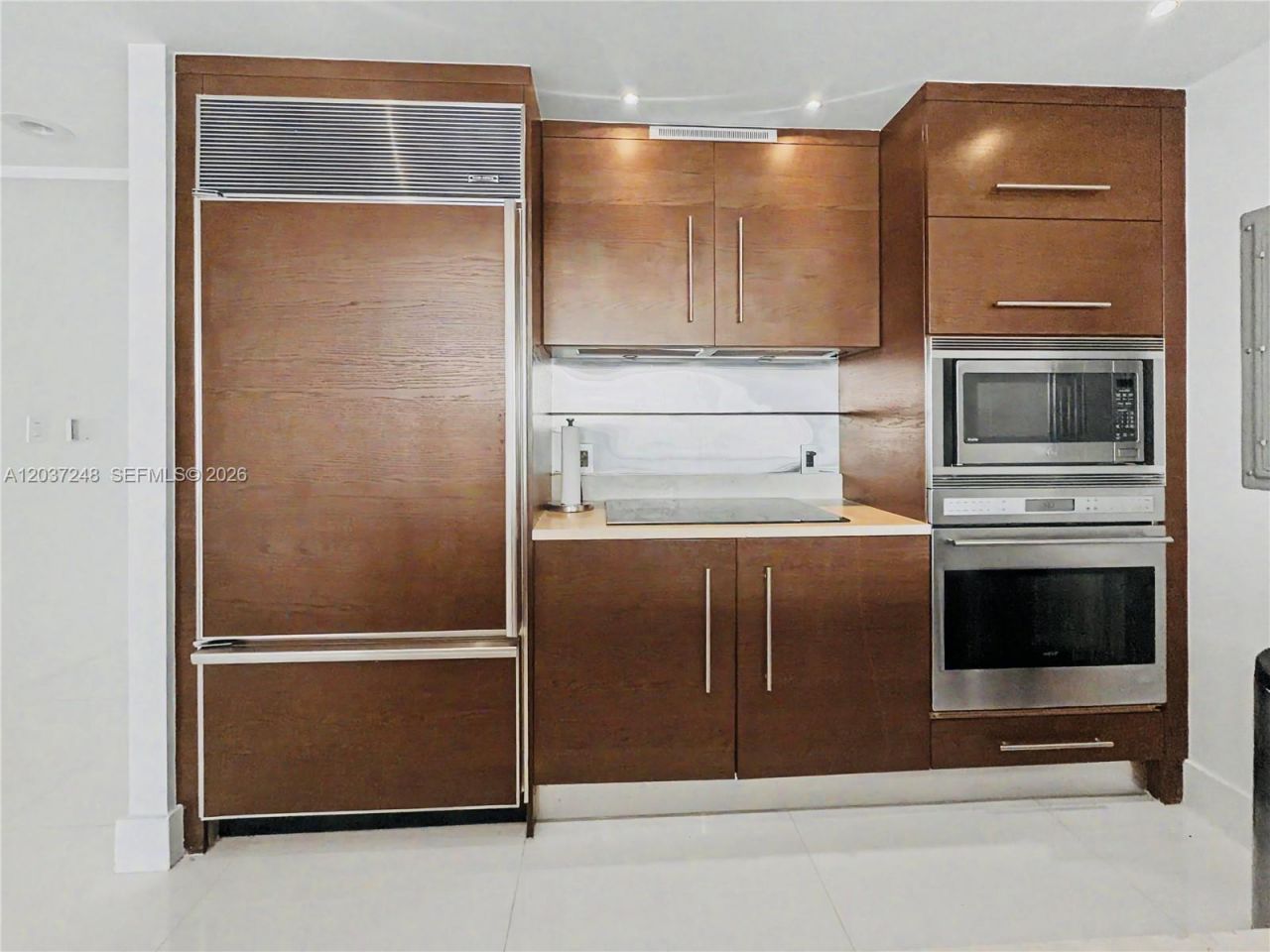 465 Brickell Ave , Unit 1605, Miami, FL 33131 Photo