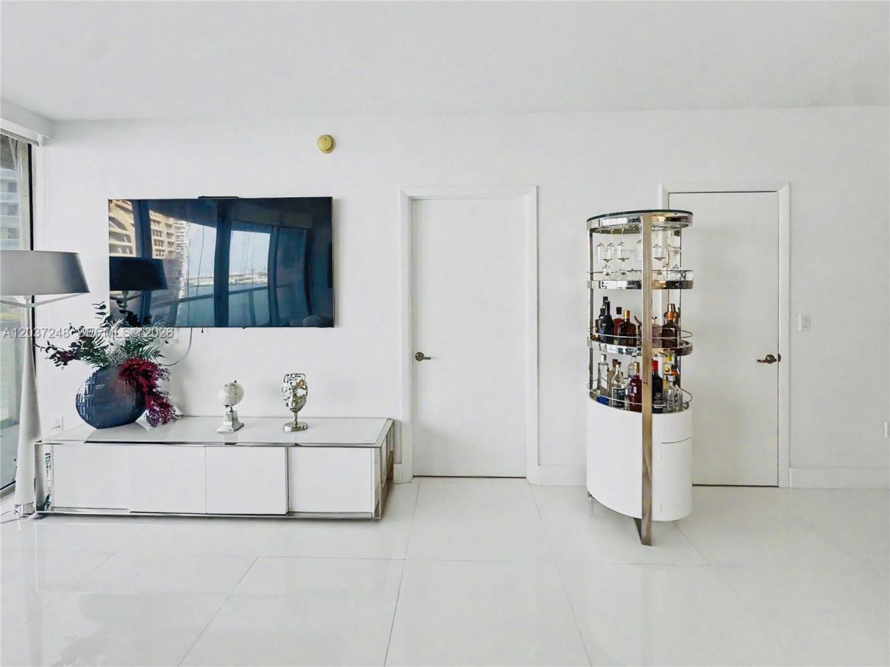 465 Brickell Ave , Unit 1605, Miami, FL 33131 Photo