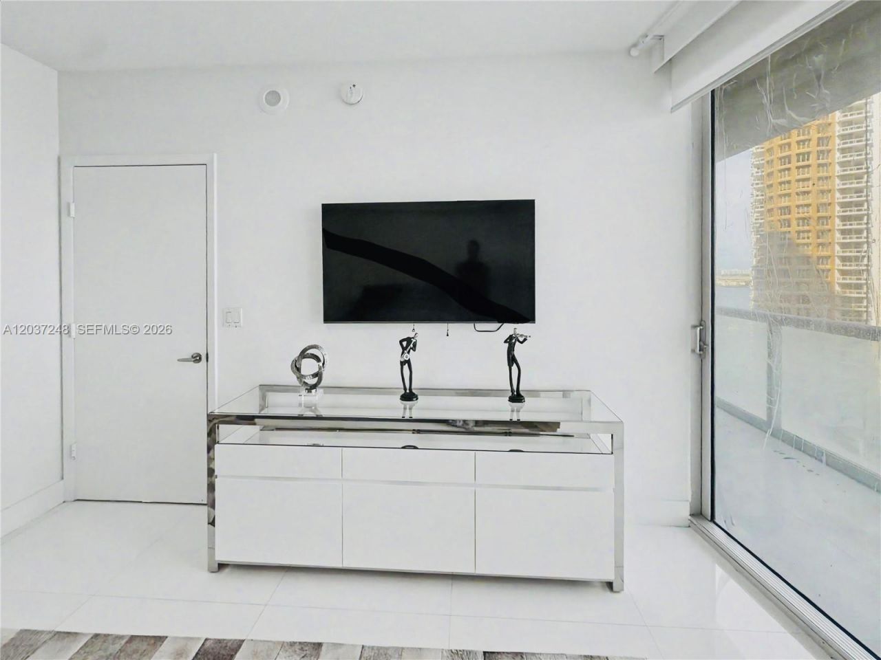 465 Brickell Ave , Unit 1605, Miami, FL 33131 Photo