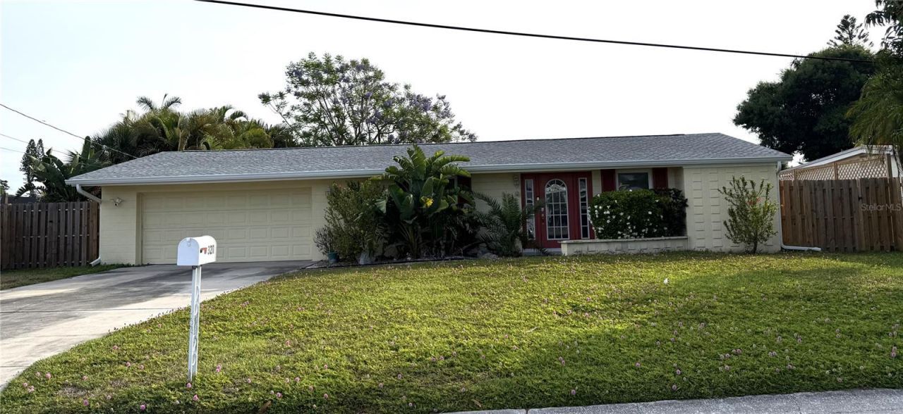 3211 Mayflower Street, Sarasota, FL 34231 Main Photo