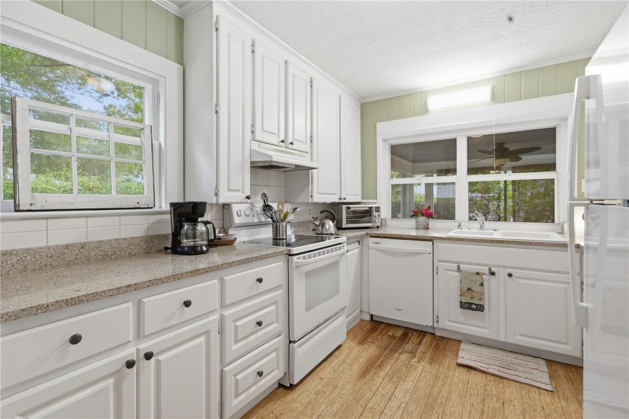 411 W 48th Street , Bradenton, FL 34209 Photo