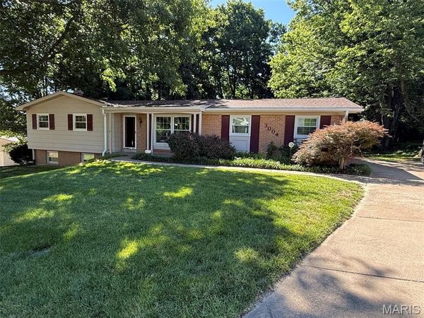 3004 Arrow Rock Drive , St Charles, MO 63303