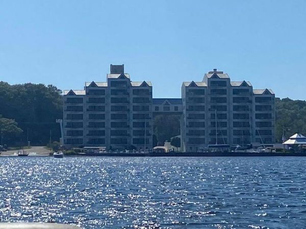 2964 Lakeshore Drive, Unit E102, Muskegon, MI 49441