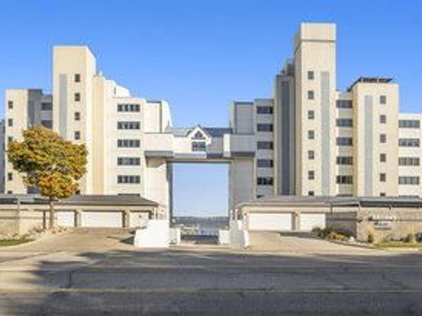 2964 Lakeshore Drive, Muskegon, MI 49441