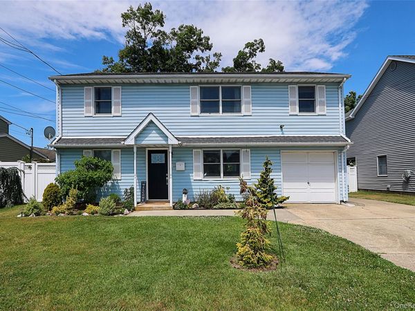 161 Arlyn Drive W, Massapequa, NY 11758