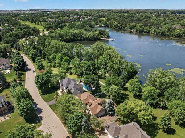 3034 Edgewater Drive, Woodbury, MN 55125