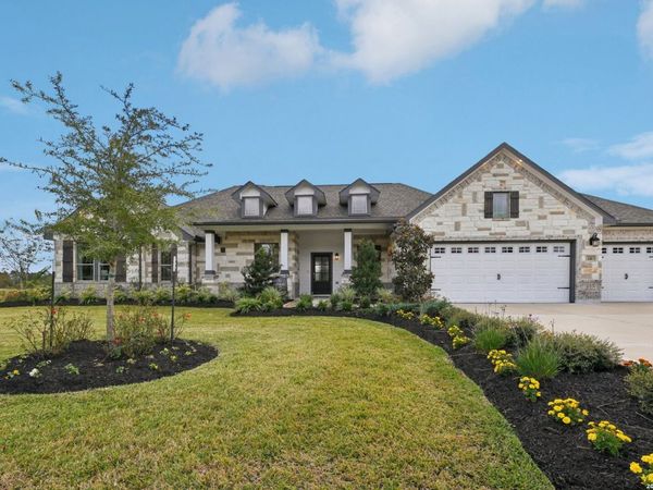 180 Firewheel Loop, Floresville, TX 78114