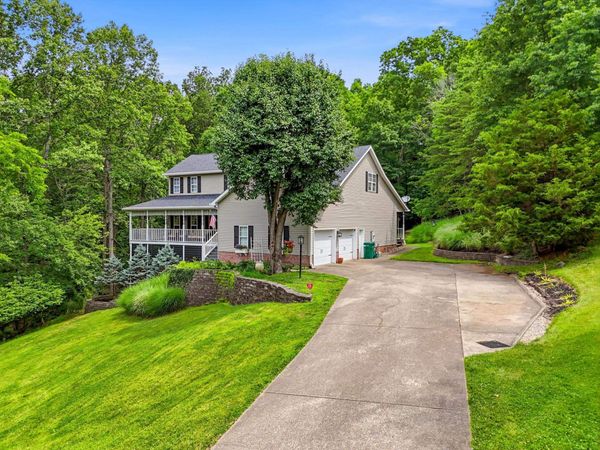 56 Deerfield Dr, Hurricane, WV 25526