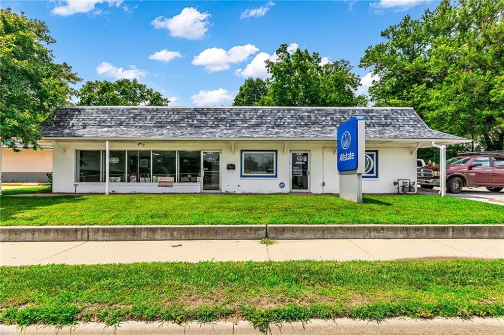 1734 S 4th Street, Leavenworth, KS 66048 Main Photo