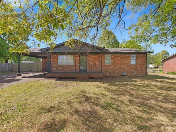 1303 Belle Meade Rd , Bells, TN 38006