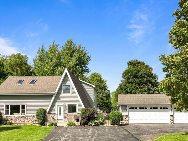 W6093 Mariner Hills Trl, La Grange, WI 53121