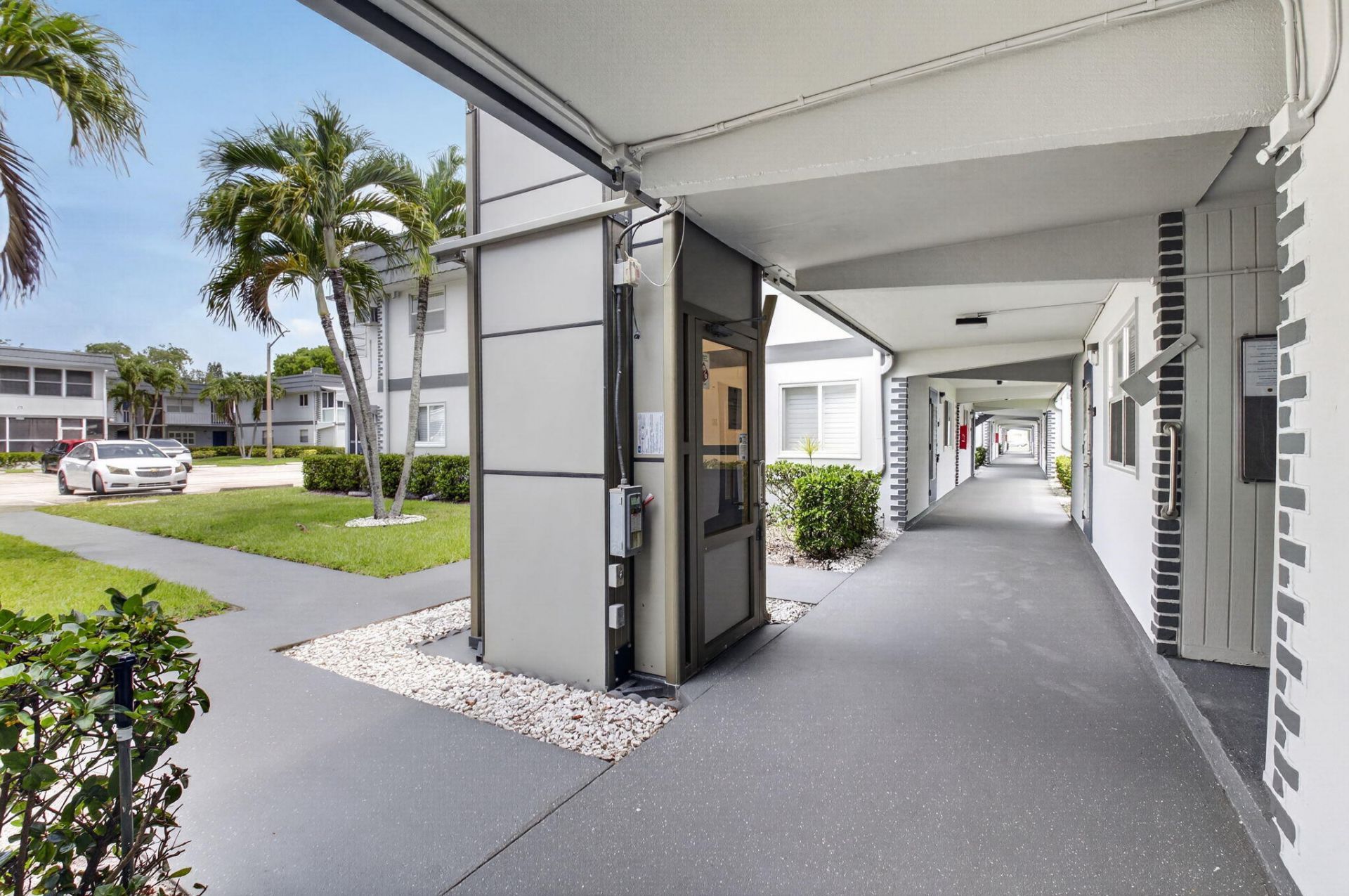 321 Saxony Trail, Unit G, Delray Beach, FL 33446 Photo