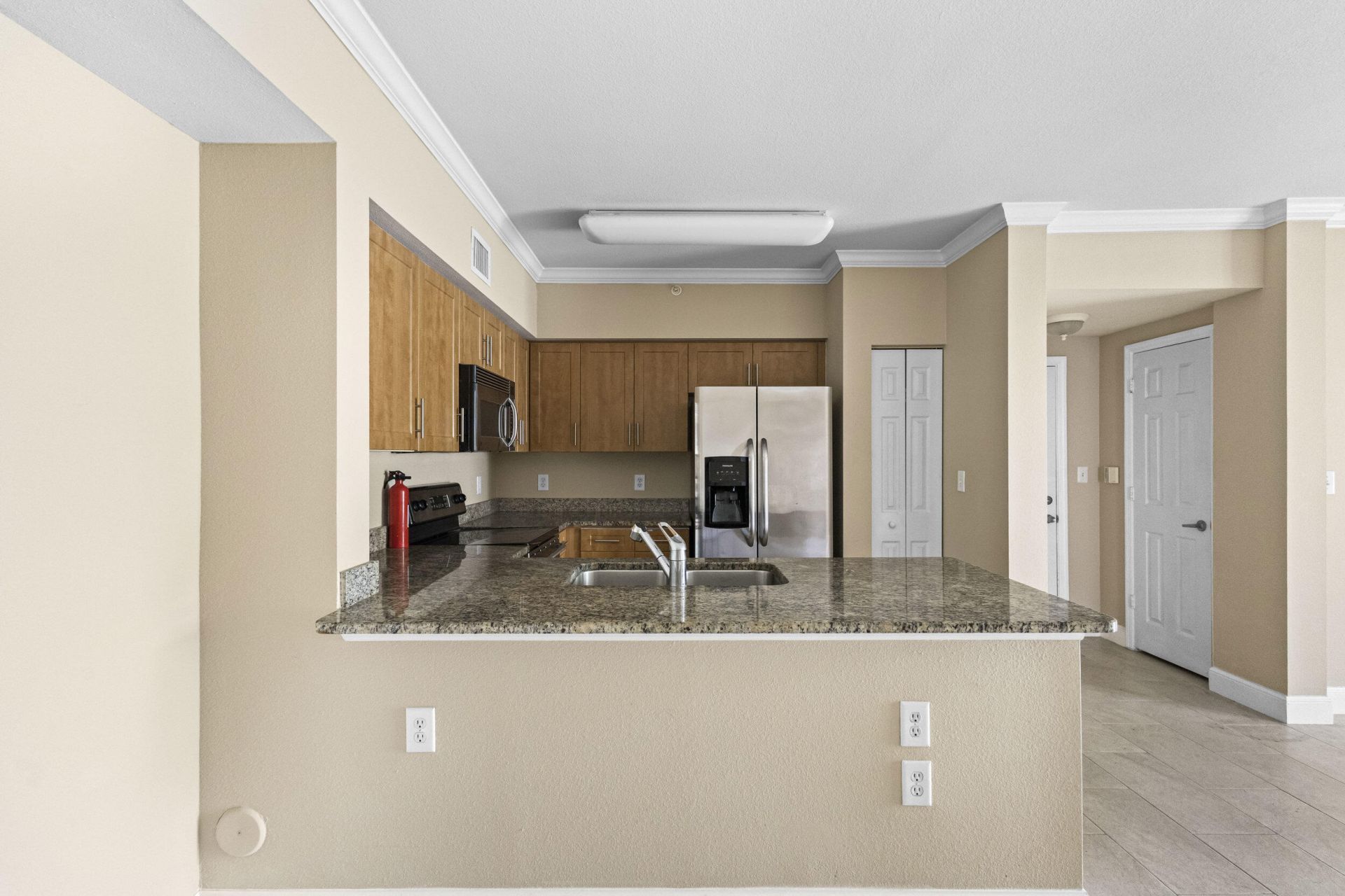 6450 Emerald Dunes Drive, Unit 103, West Palm Beach, FL 33411 Photo