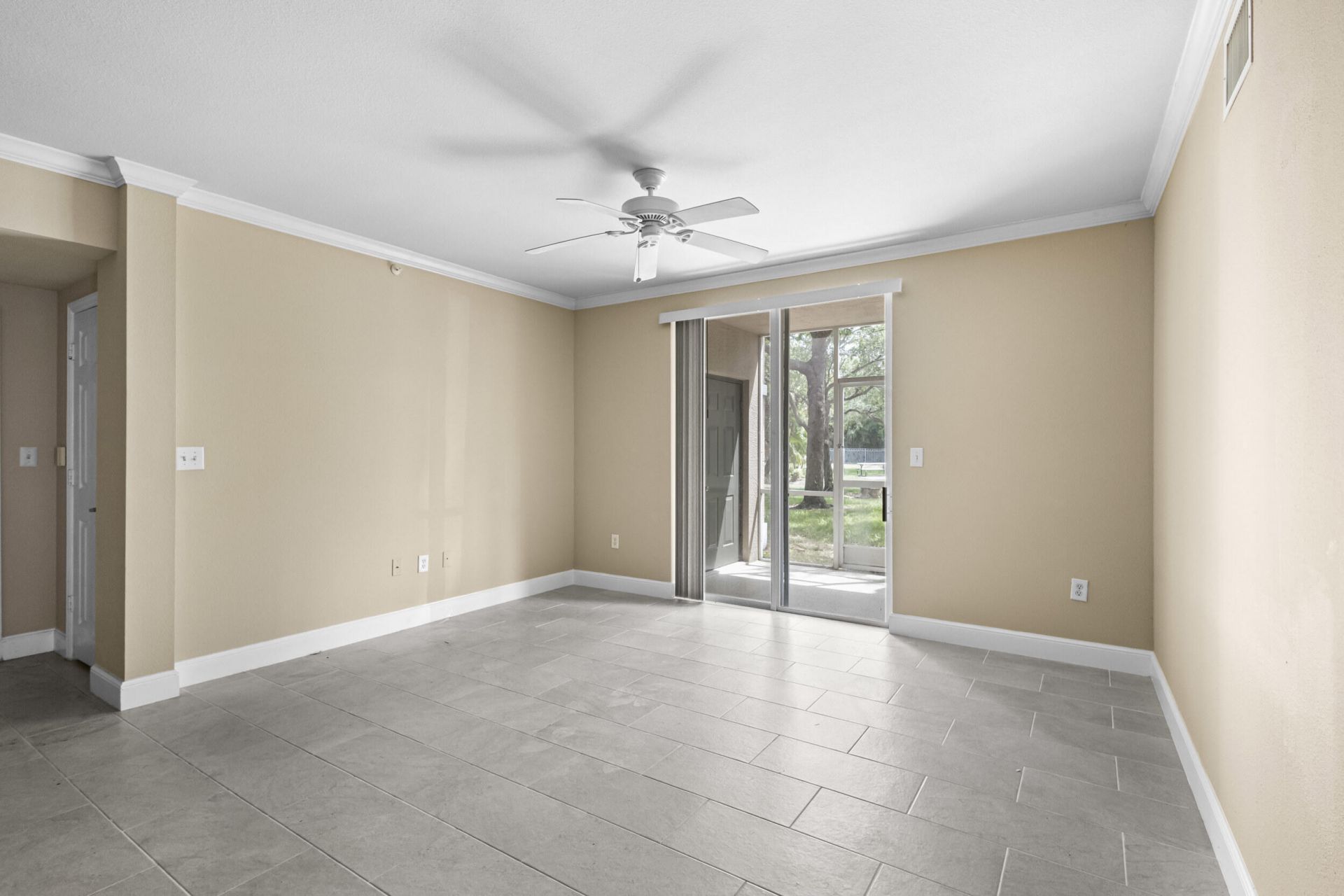 6450 Emerald Dunes Drive, Unit 103, West Palm Beach, FL 33411 Photo