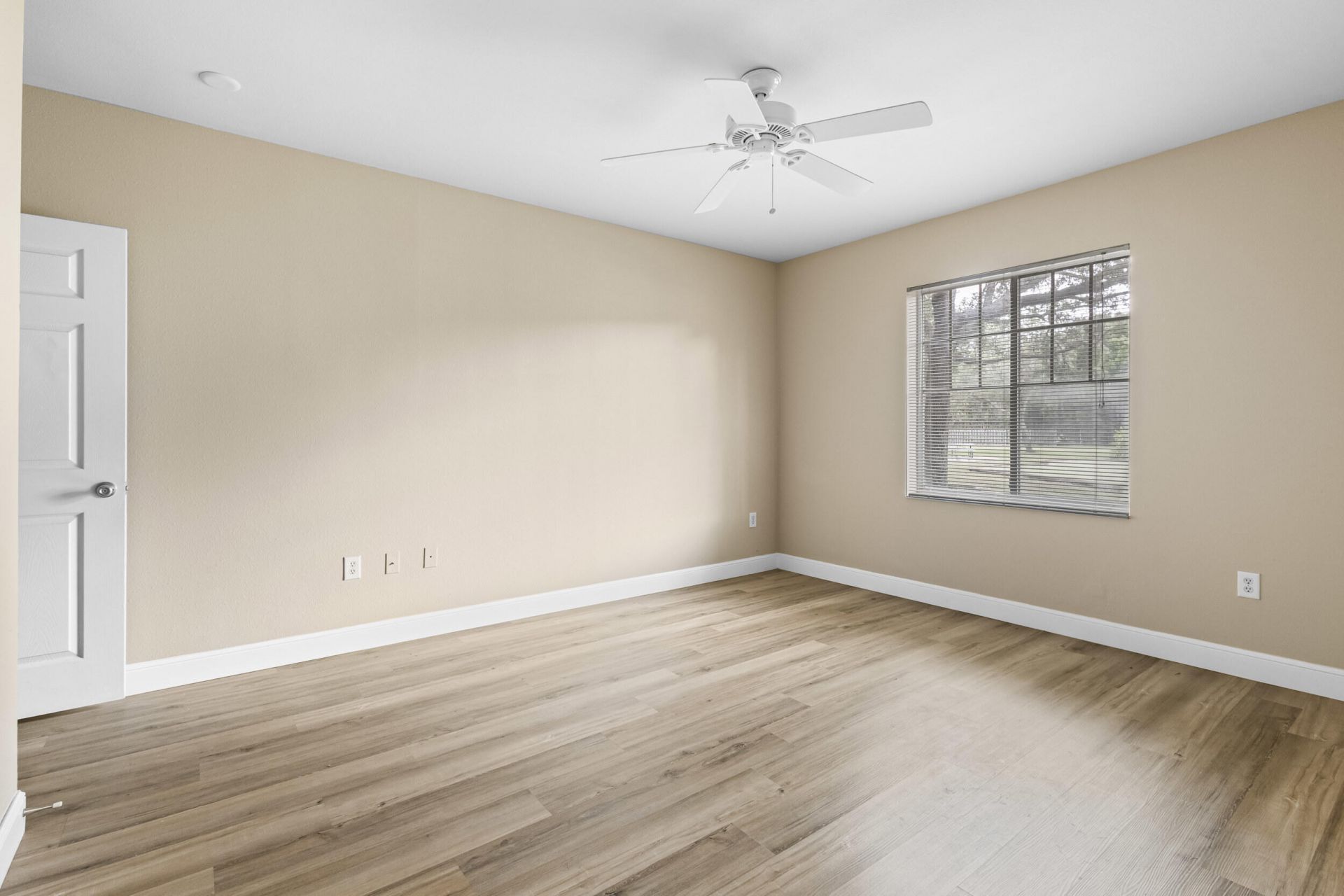 6450 Emerald Dunes Drive, Unit 103, West Palm Beach, FL 33411 Photo