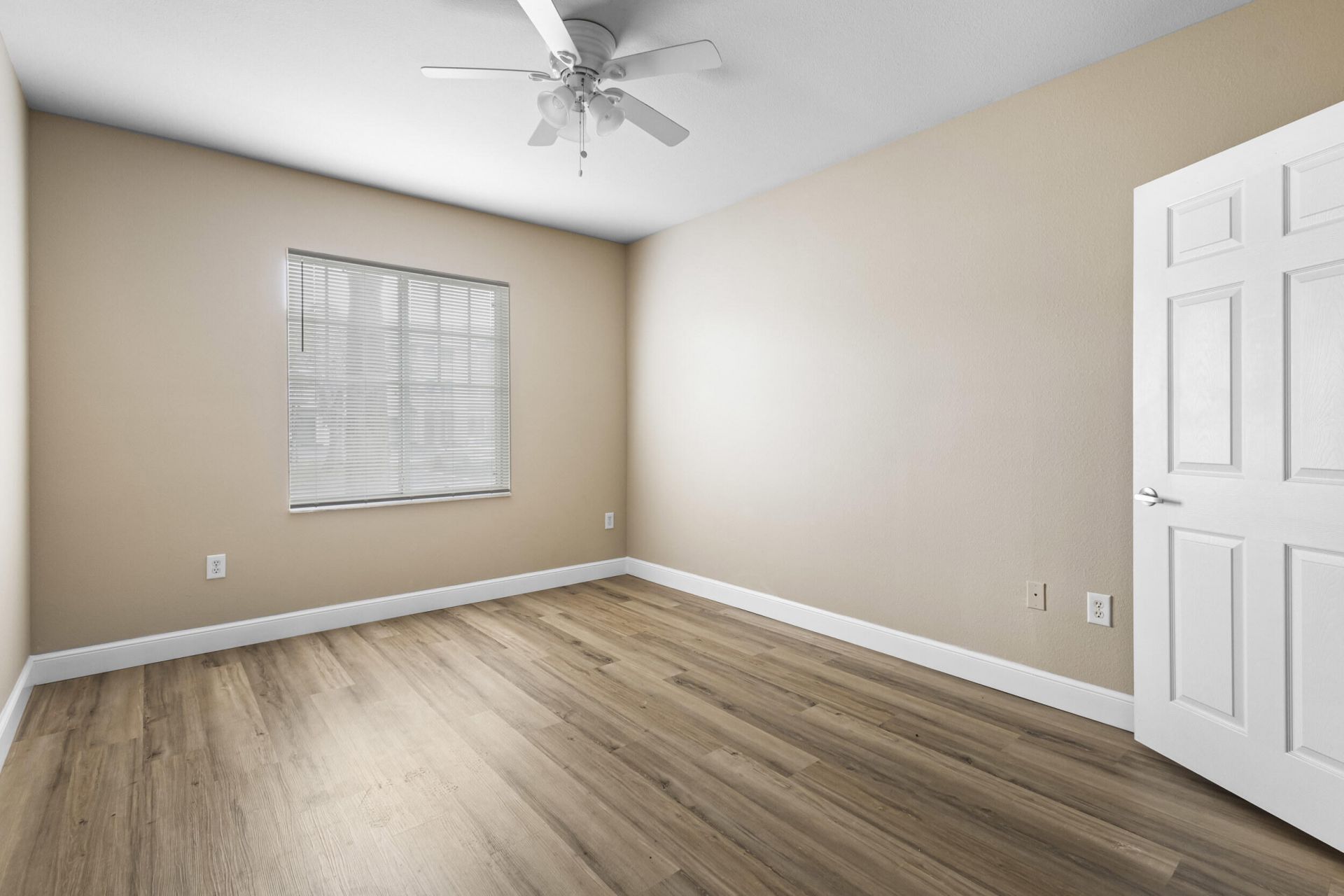 6450 Emerald Dunes Drive, Unit 103, West Palm Beach, FL 33411 Photo