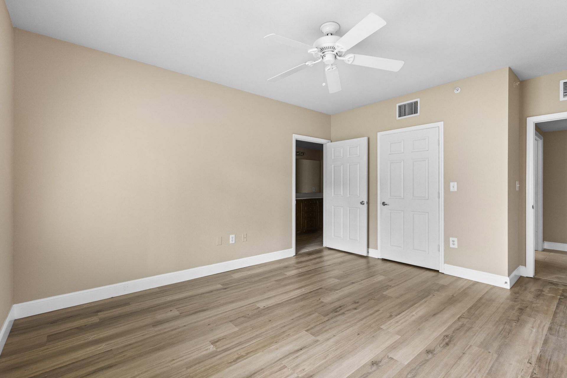 6450 Emerald Dunes Drive, Unit 103, West Palm Beach, FL 33411 Photo