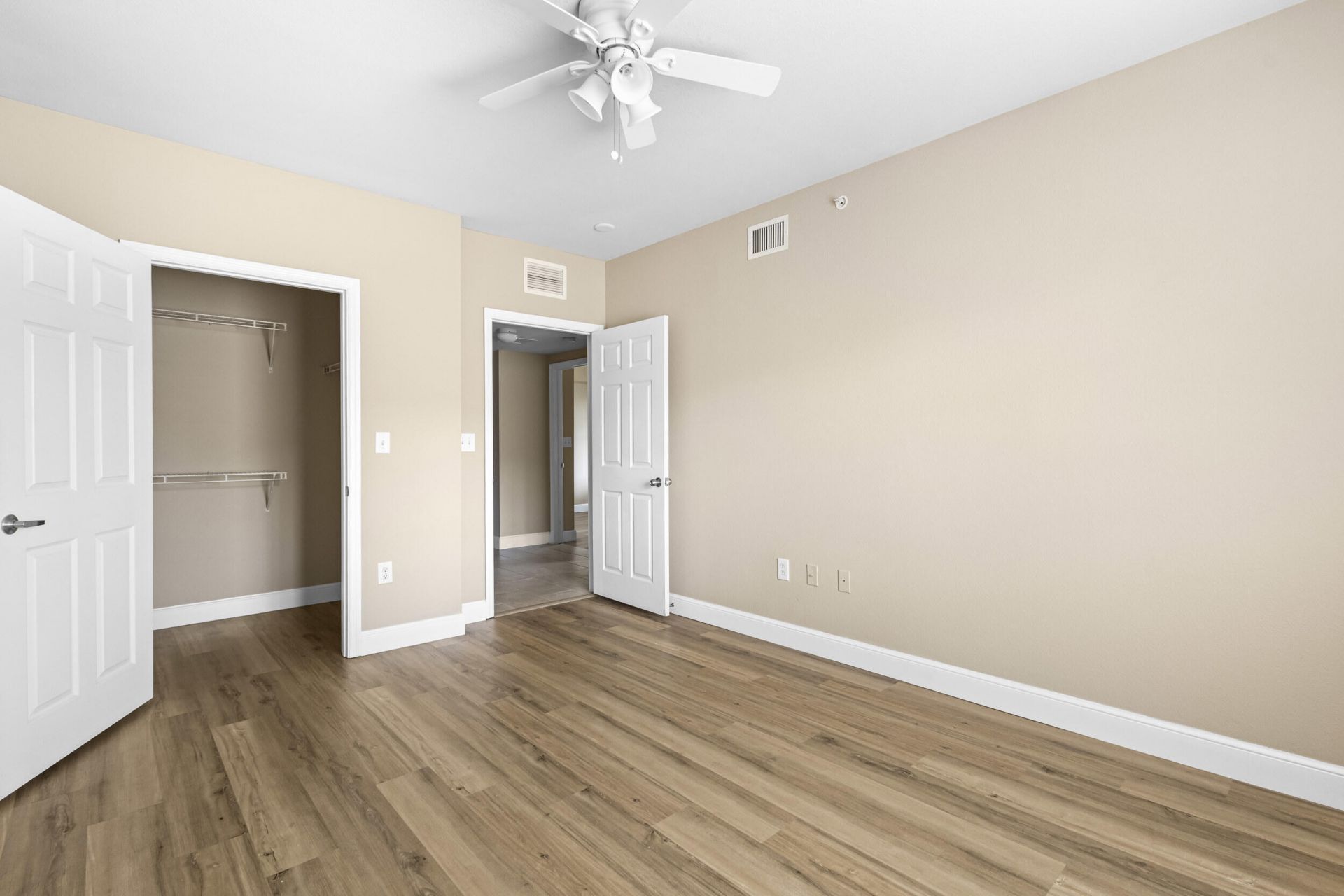 6450 Emerald Dunes Drive, Unit 103, West Palm Beach, FL 33411 Photo