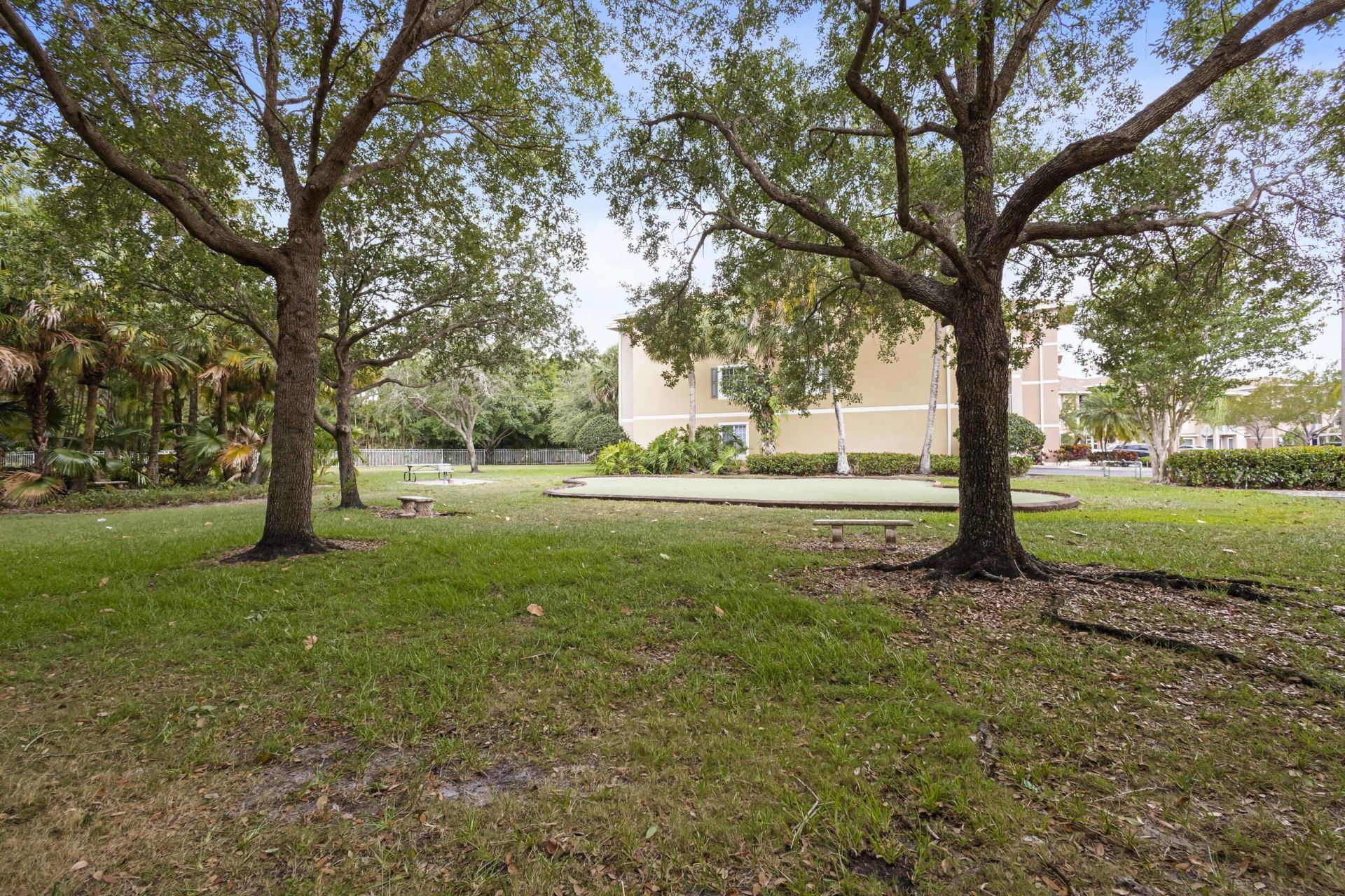 6450 Emerald Dunes Drive, Unit 103, West Palm Beach, FL 33411 Photo