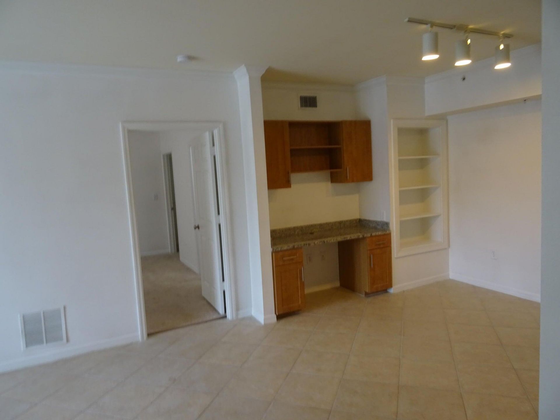 6450 Emerald Dunes Drive, Unit 103, West Palm Beach, FL 33411 Photo