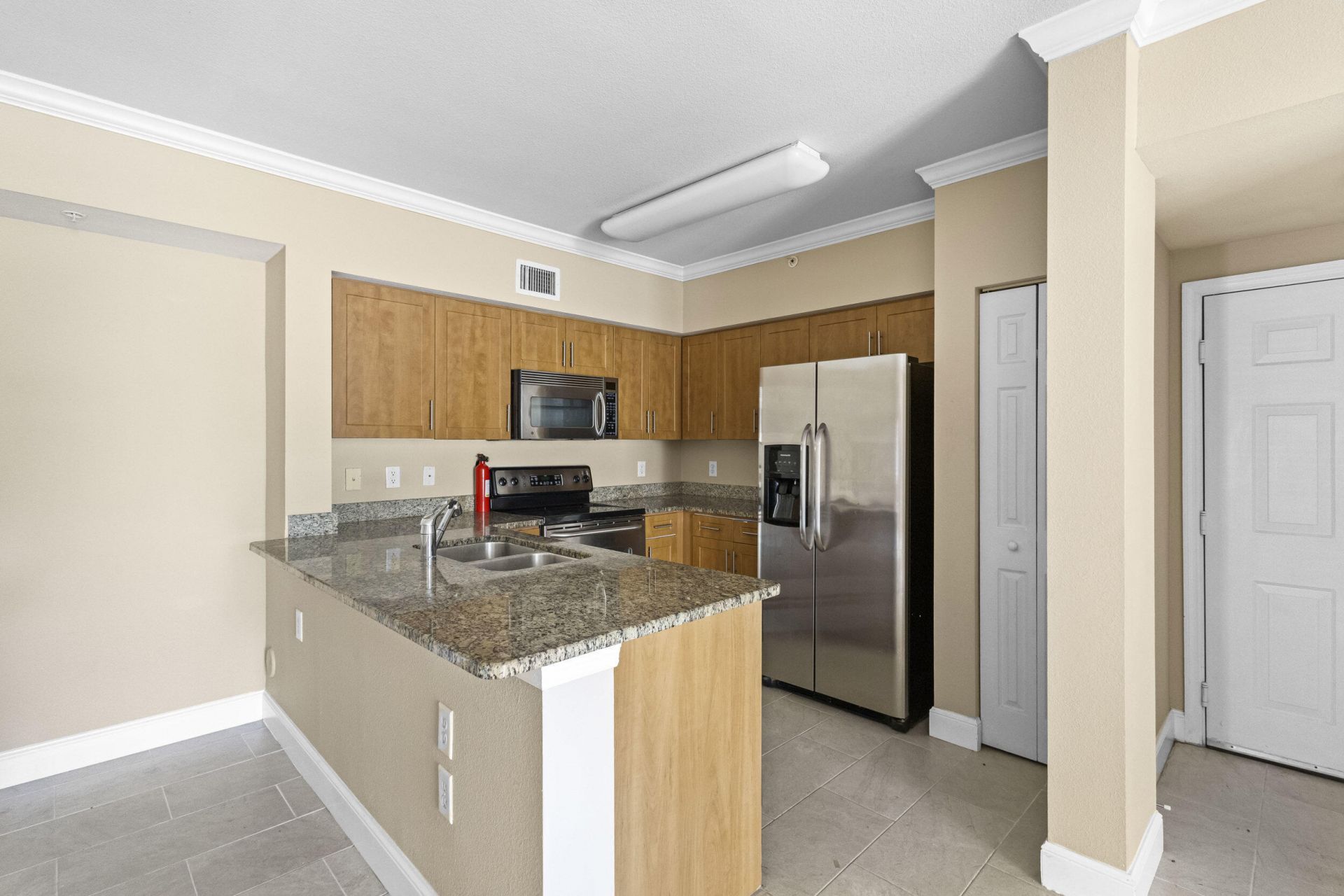 6450 Emerald Dunes Drive, Unit 103, West Palm Beach, FL 33411 Photo