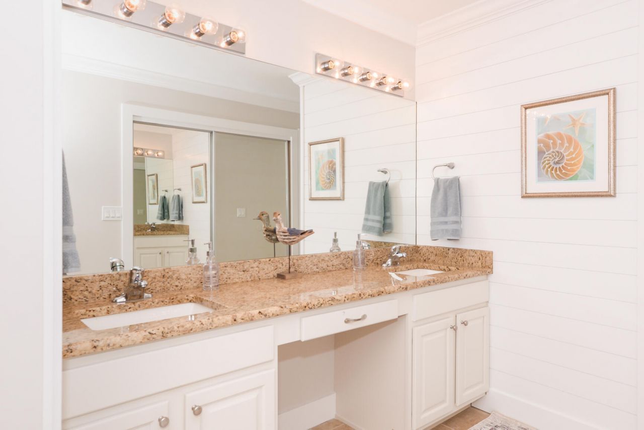 2411 NE Pinecrest Lakes Boulevard, Jensen Beach, FL 34957 Photo