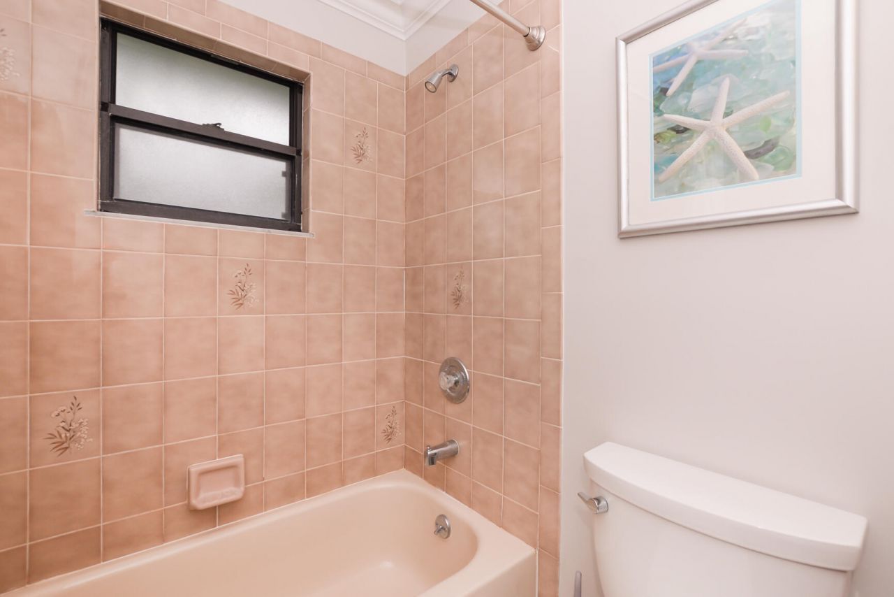 2411 NE Pinecrest Lakes Boulevard, Jensen Beach, FL 34957 Photo