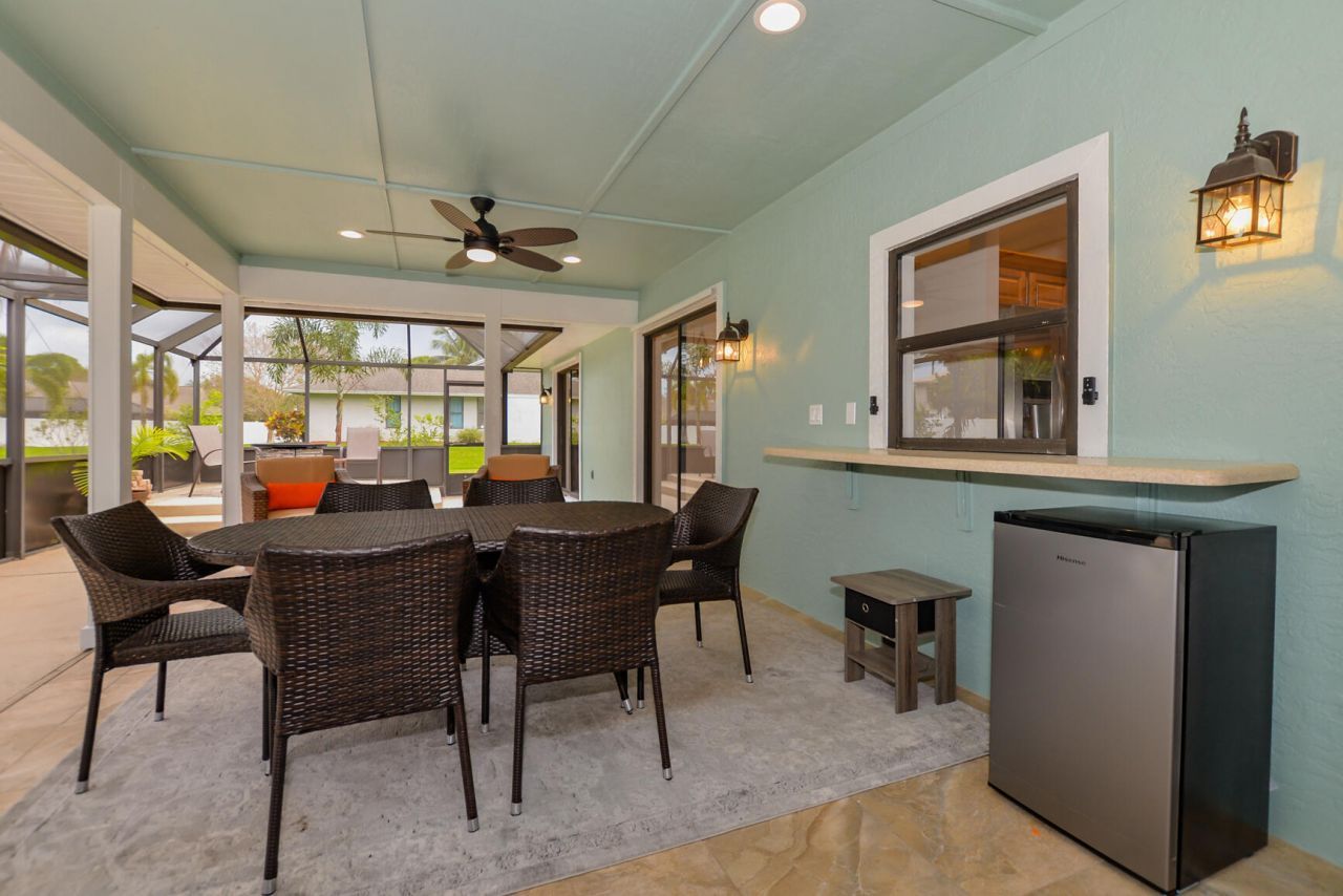 2411 NE Pinecrest Lakes Boulevard, Jensen Beach, FL 34957 Photo
