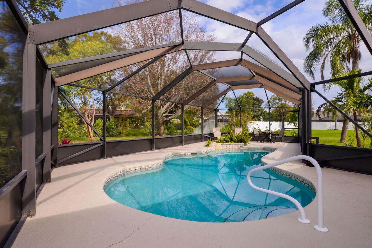 2411 NE Pinecrest Lakes Boulevard, Jensen Beach, FL 34957 Photo