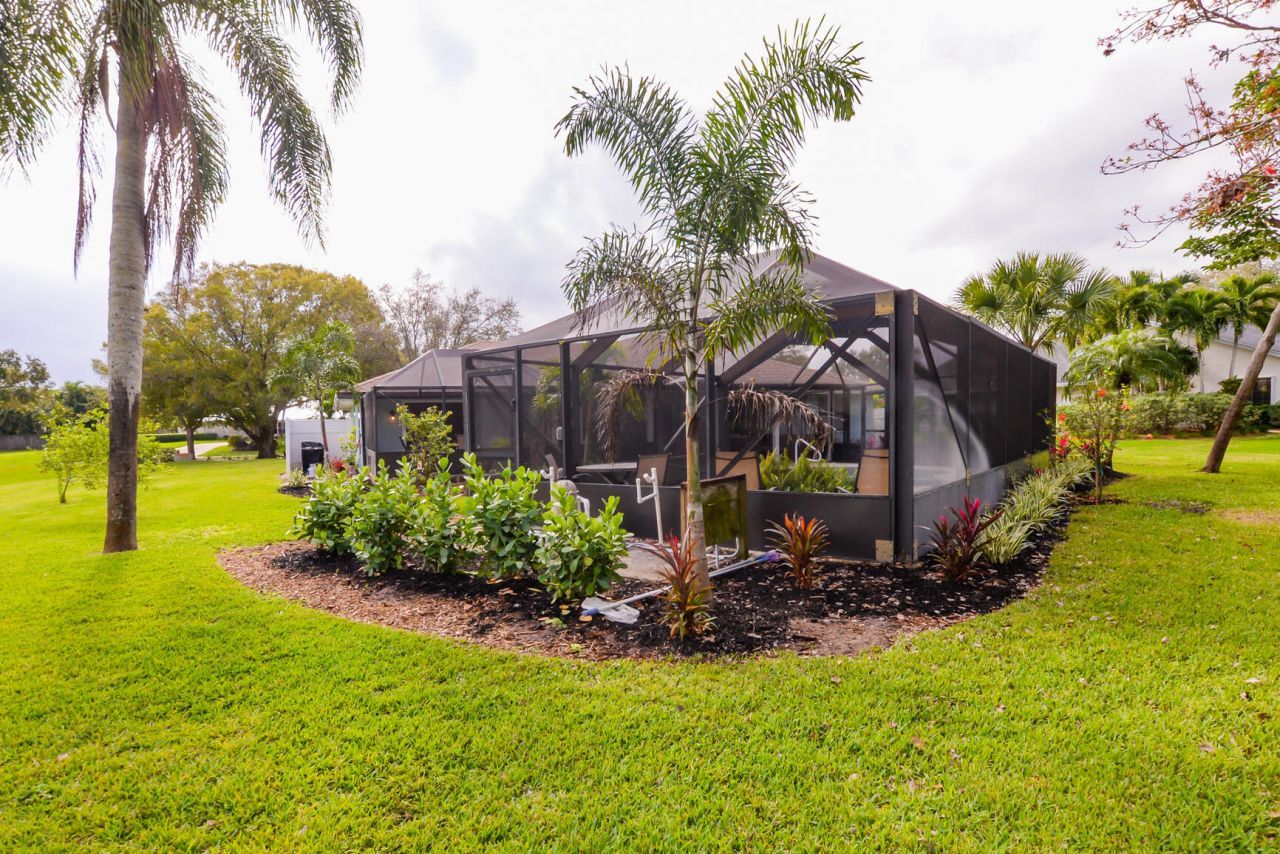 2411 NE Pinecrest Lakes Boulevard, Jensen Beach, FL 34957 Photo