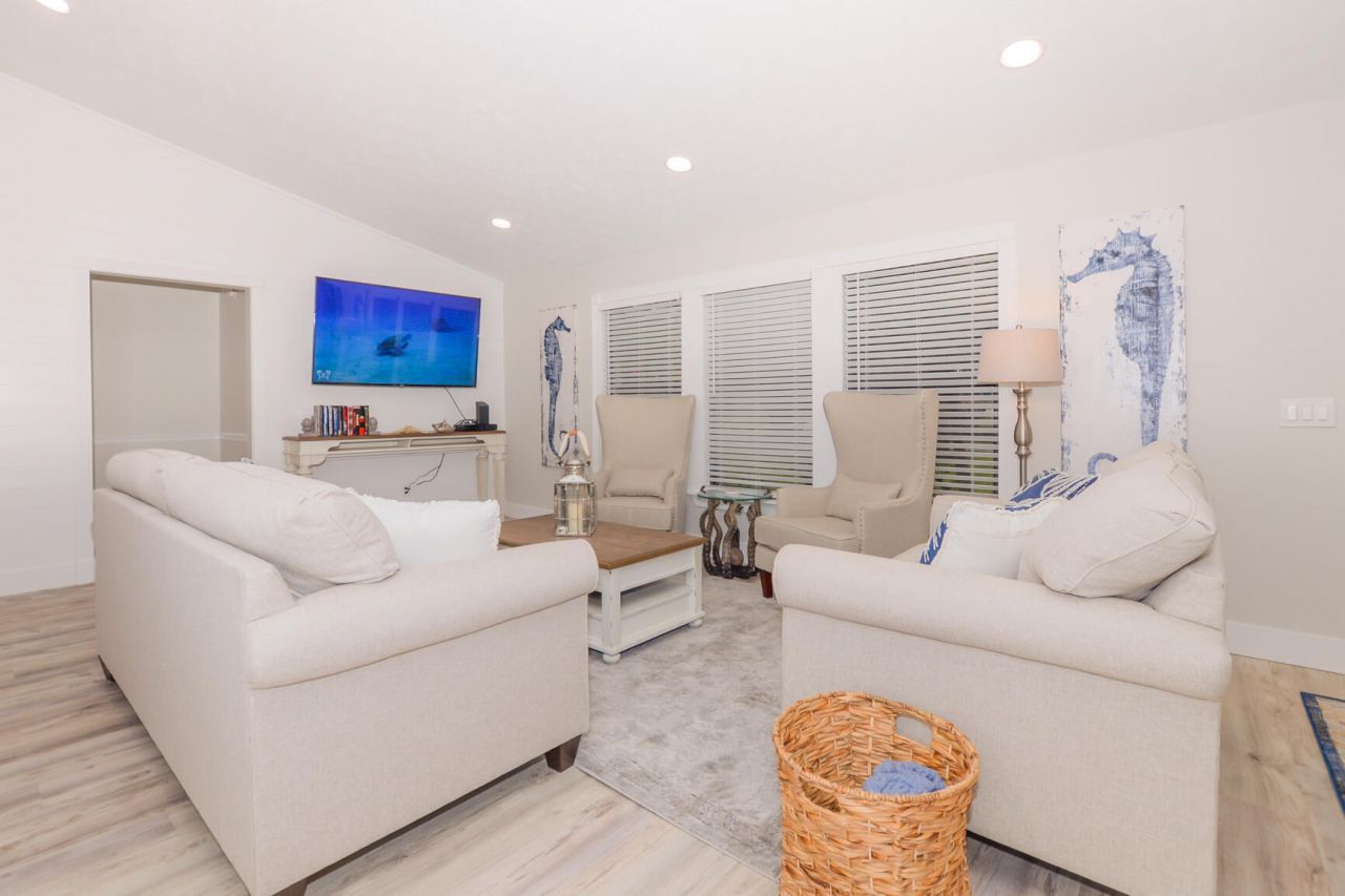 2411 NE Pinecrest Lakes Boulevard, Jensen Beach, FL 34957 Photo