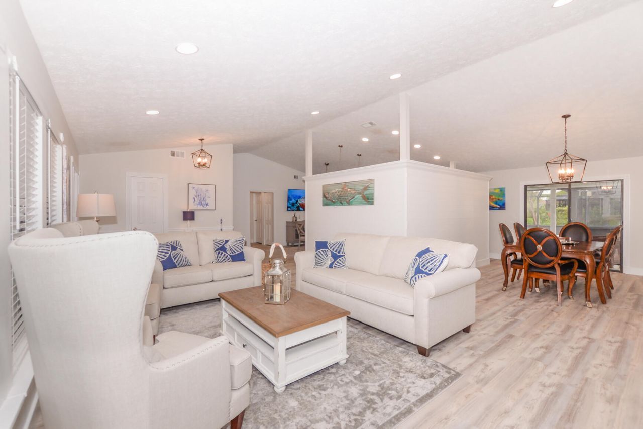 2411 NE Pinecrest Lakes Boulevard, Jensen Beach, FL 34957 Photo