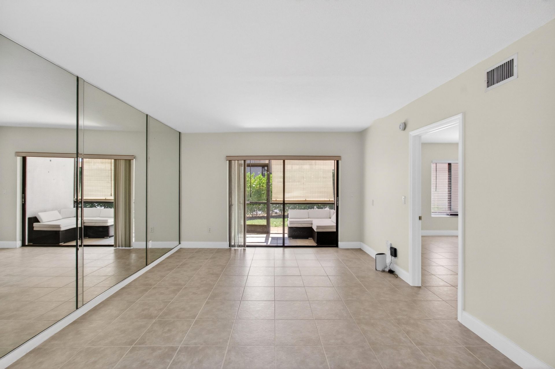 351 Club Circle, Unit 101, Boca Raton, FL 33487 Photo