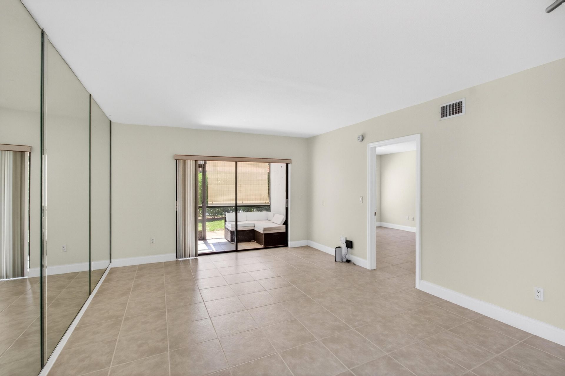 351 Club Circle, Unit 101, Boca Raton, FL 33487 Photo